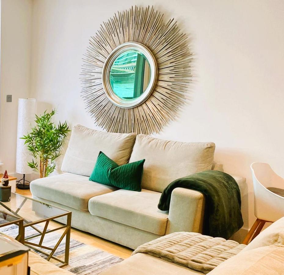 2 Bedroom Us Embassy Eye And Riverside View Panoramic Balcony * Londen